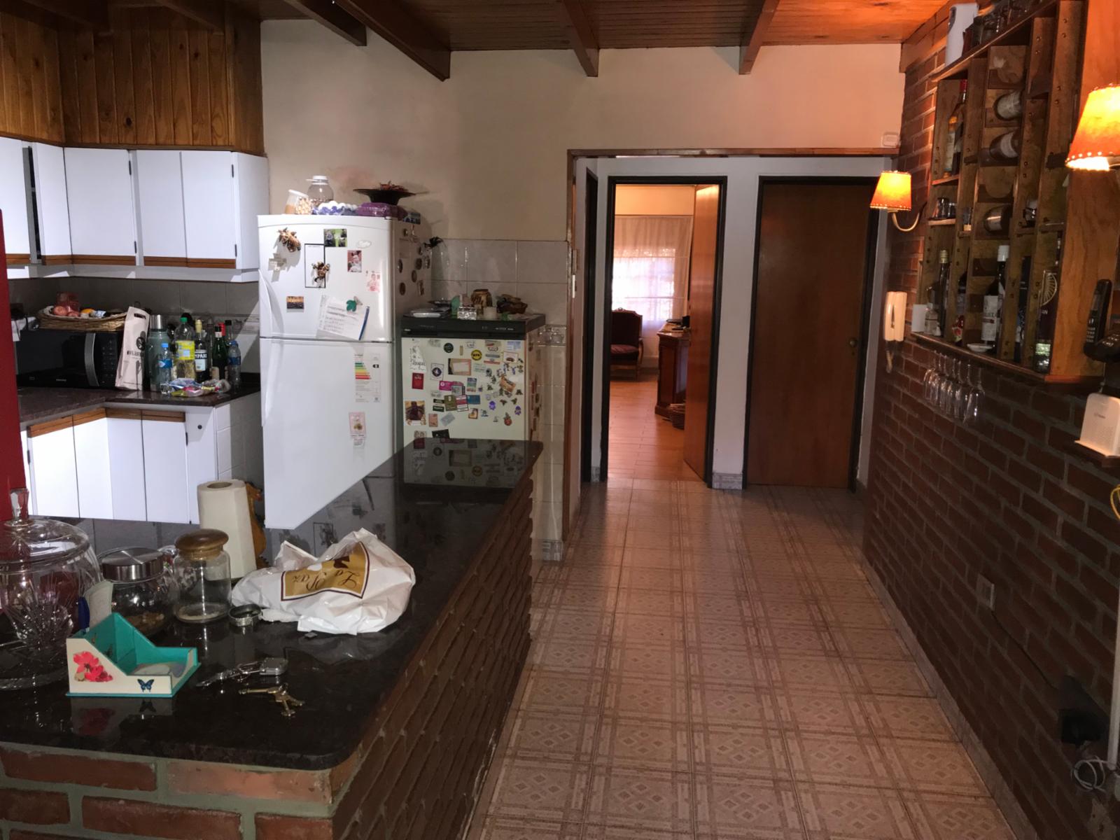 Peru 867 · Morón — foto 4