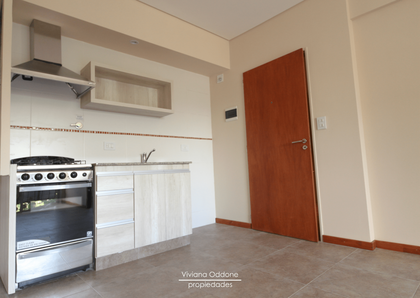 Anatole France 2600 · Morón — foto 3
