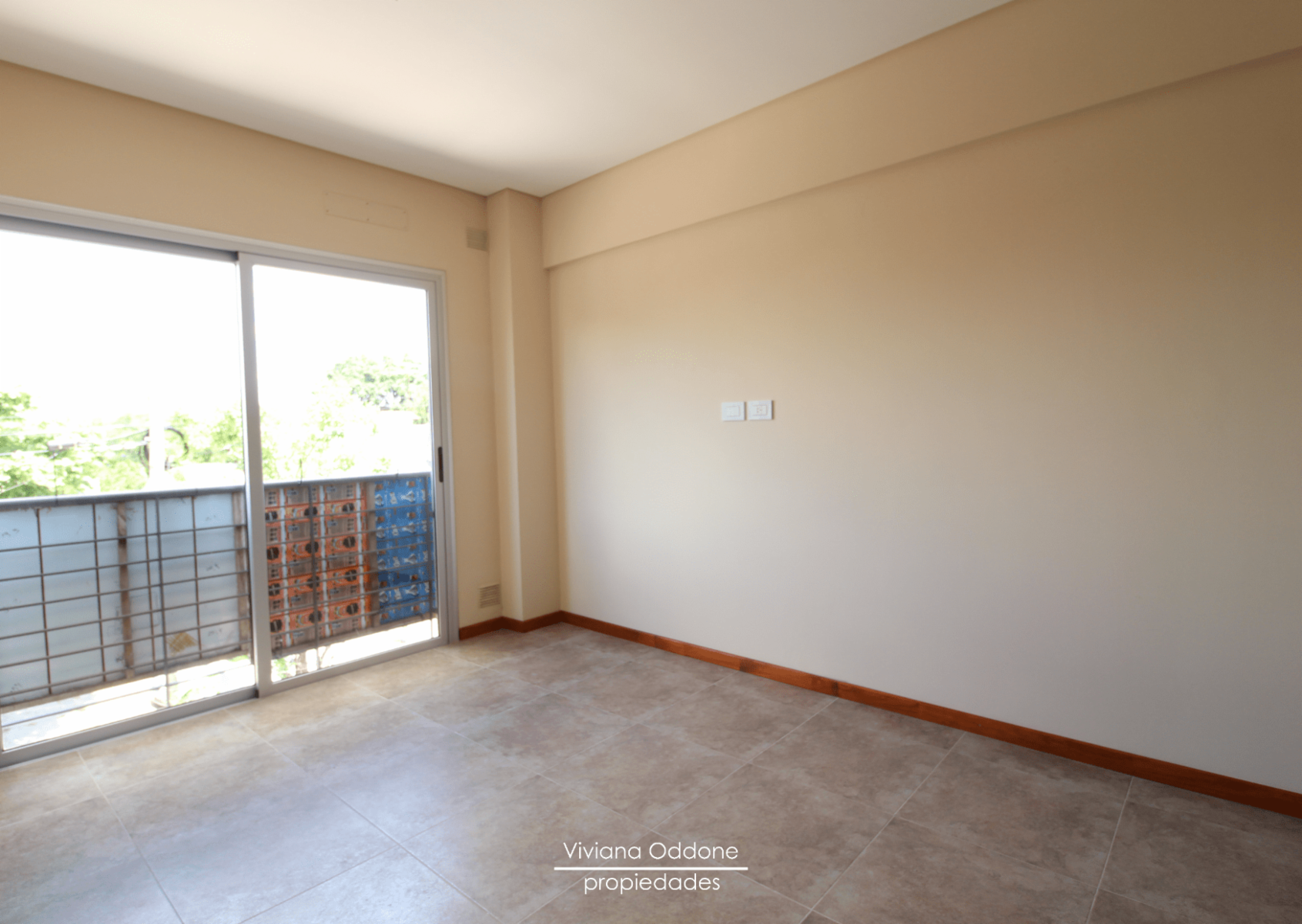 Anatole France 2600 · Morón — foto 6