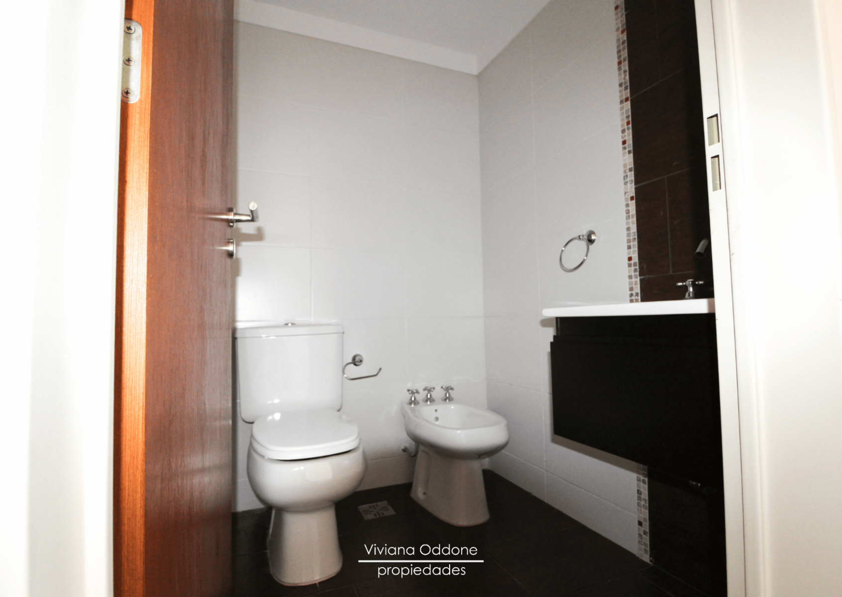 Anatole France 2600 · Morón — foto 7