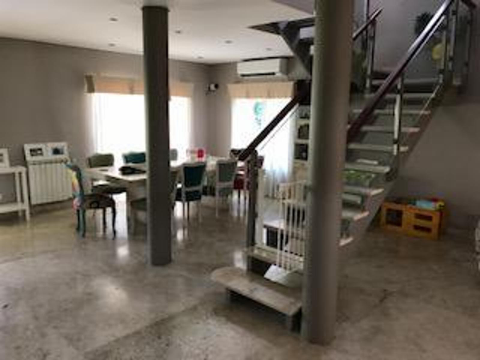 MANUEL CASTRO AL 1000 · Lomas De Zamora — foto 3