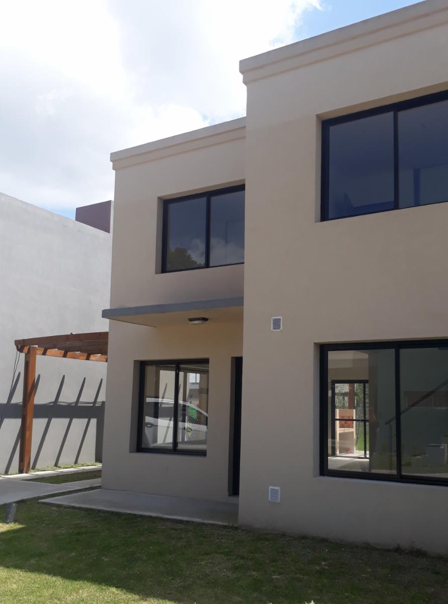 CASA MINIMALISTA 4 AMB -A ESTRENAR - HARAS FACUNDO