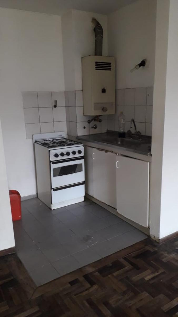 VENDO DEPTO DE 1 DORM. SOBRA CALLE SANTA FE C/ ESCRITURA