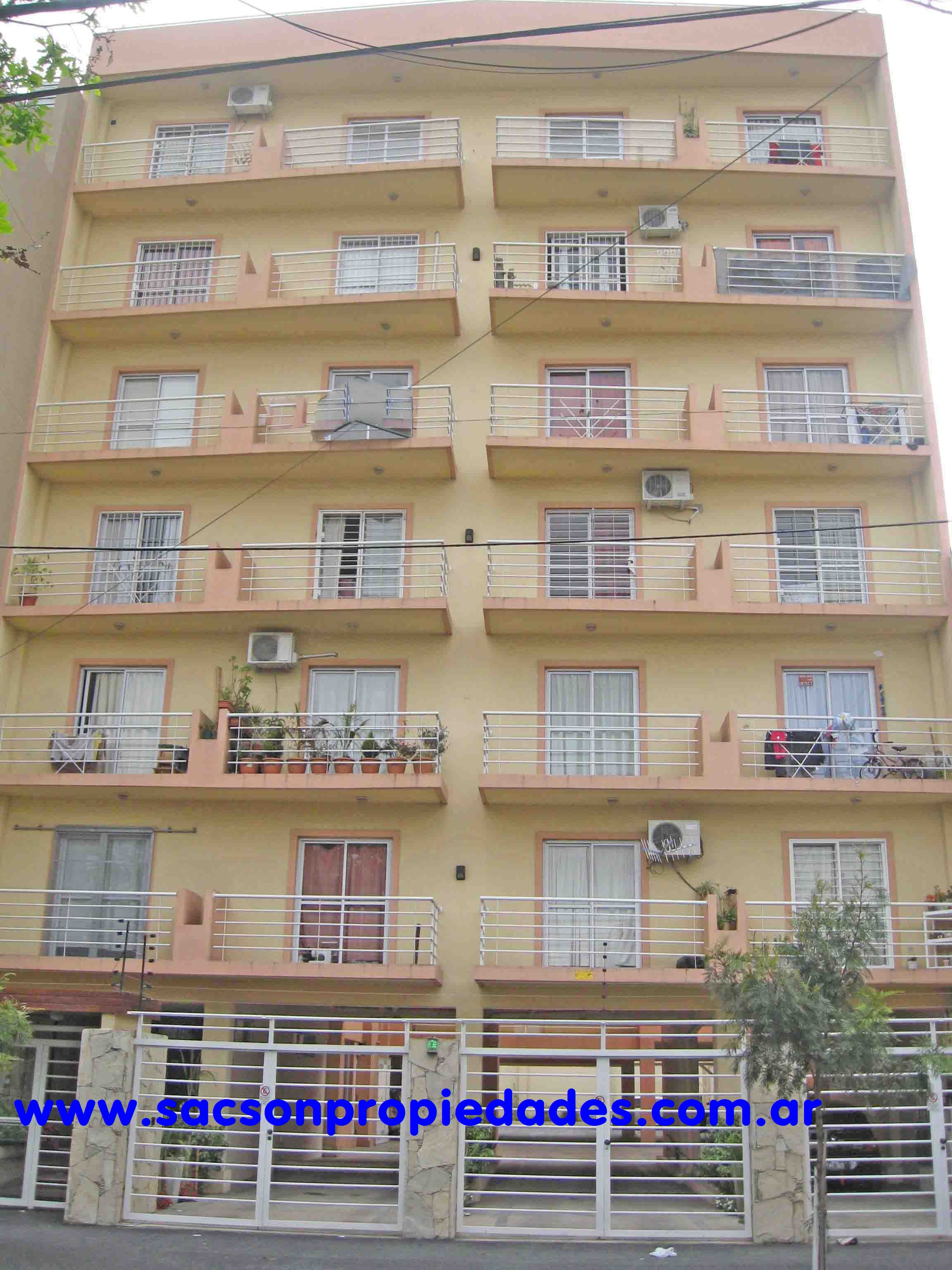 V359 Moron Venta Departamento 2 amb.