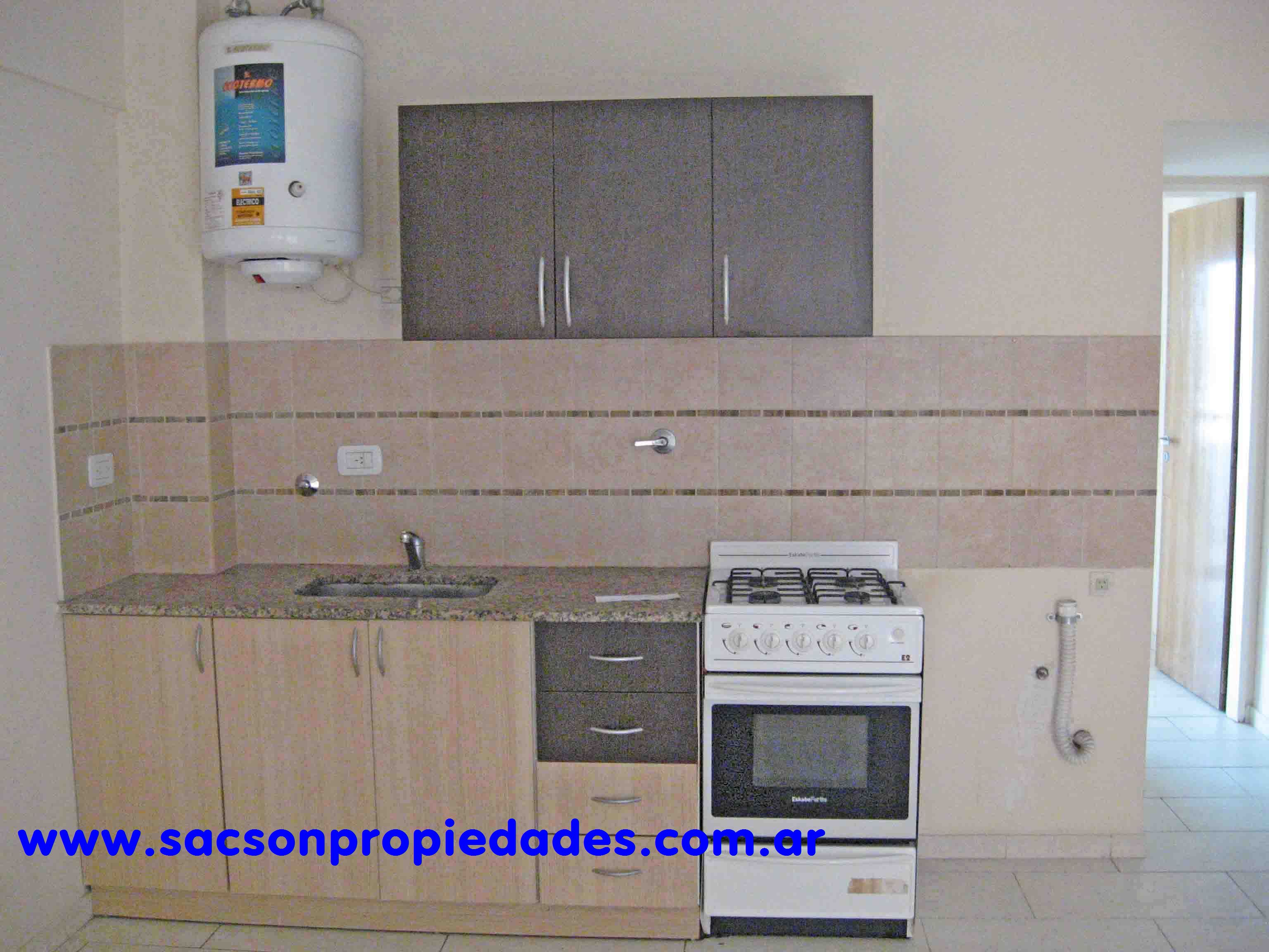 25 de Mayo al 1000 · Morón — foto 4