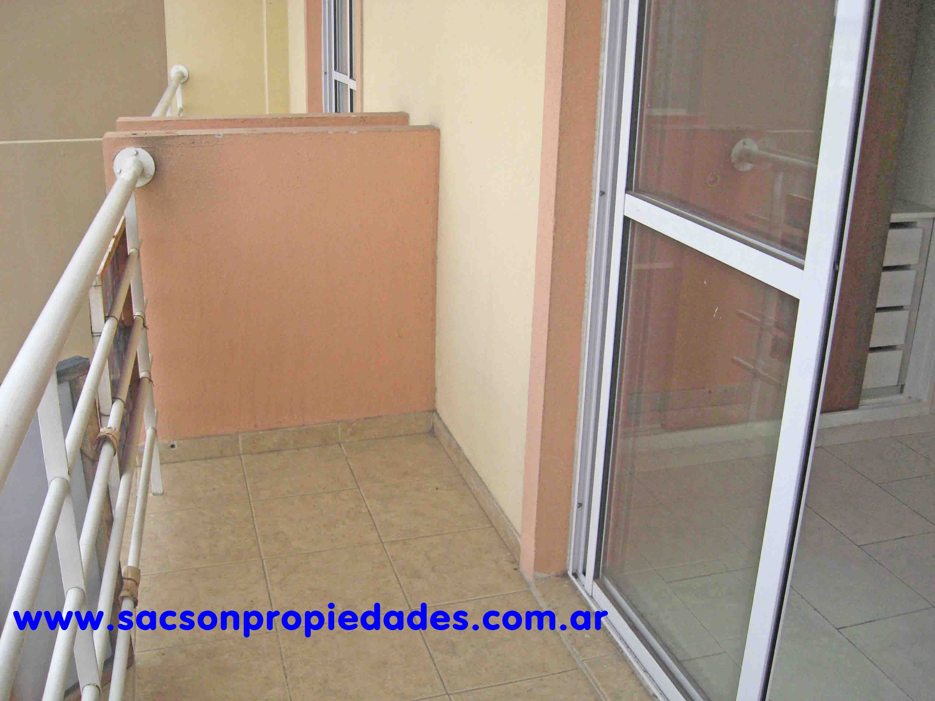 25 de Mayo al 1000 · Morón — foto 7