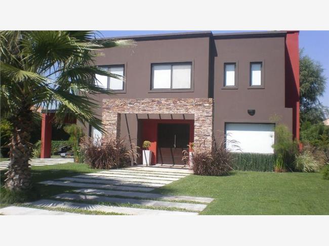 HERMOSA CASA EN VENTA, EN LAS PRADERAS PILAR