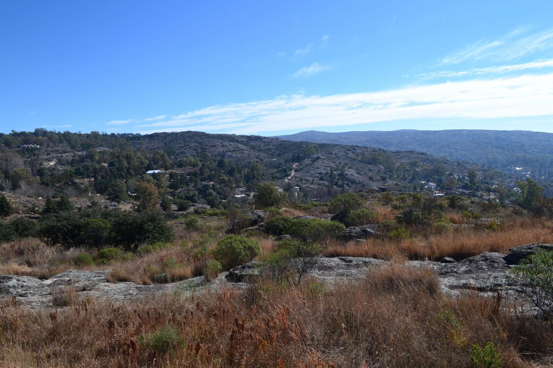 LAS PIRKAS , TANTI INGRESO POR RUTA 28 · Punilla — foto 4