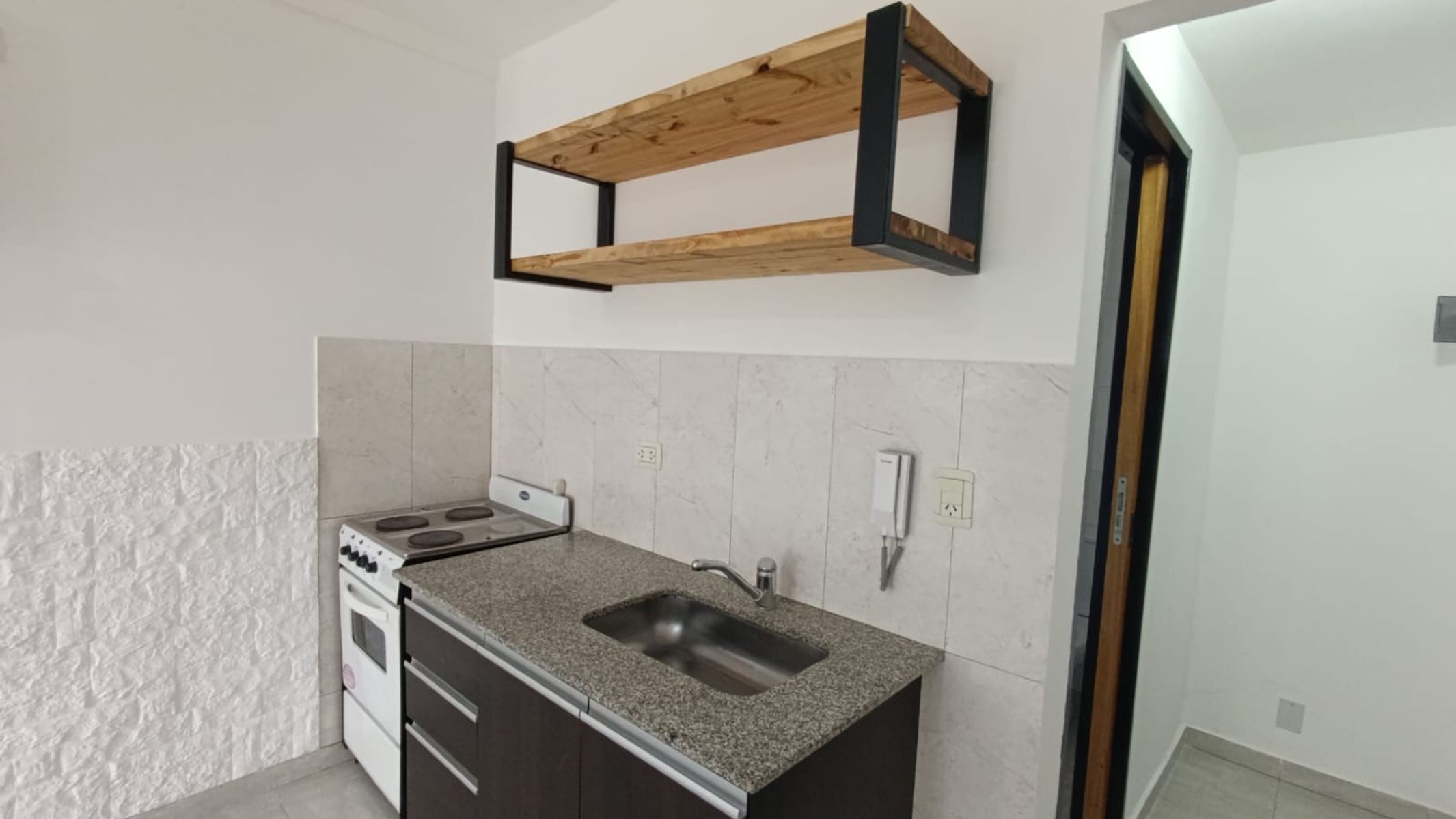 CARLOS CASARES 2543 CASTELAR · Morón — foto 3