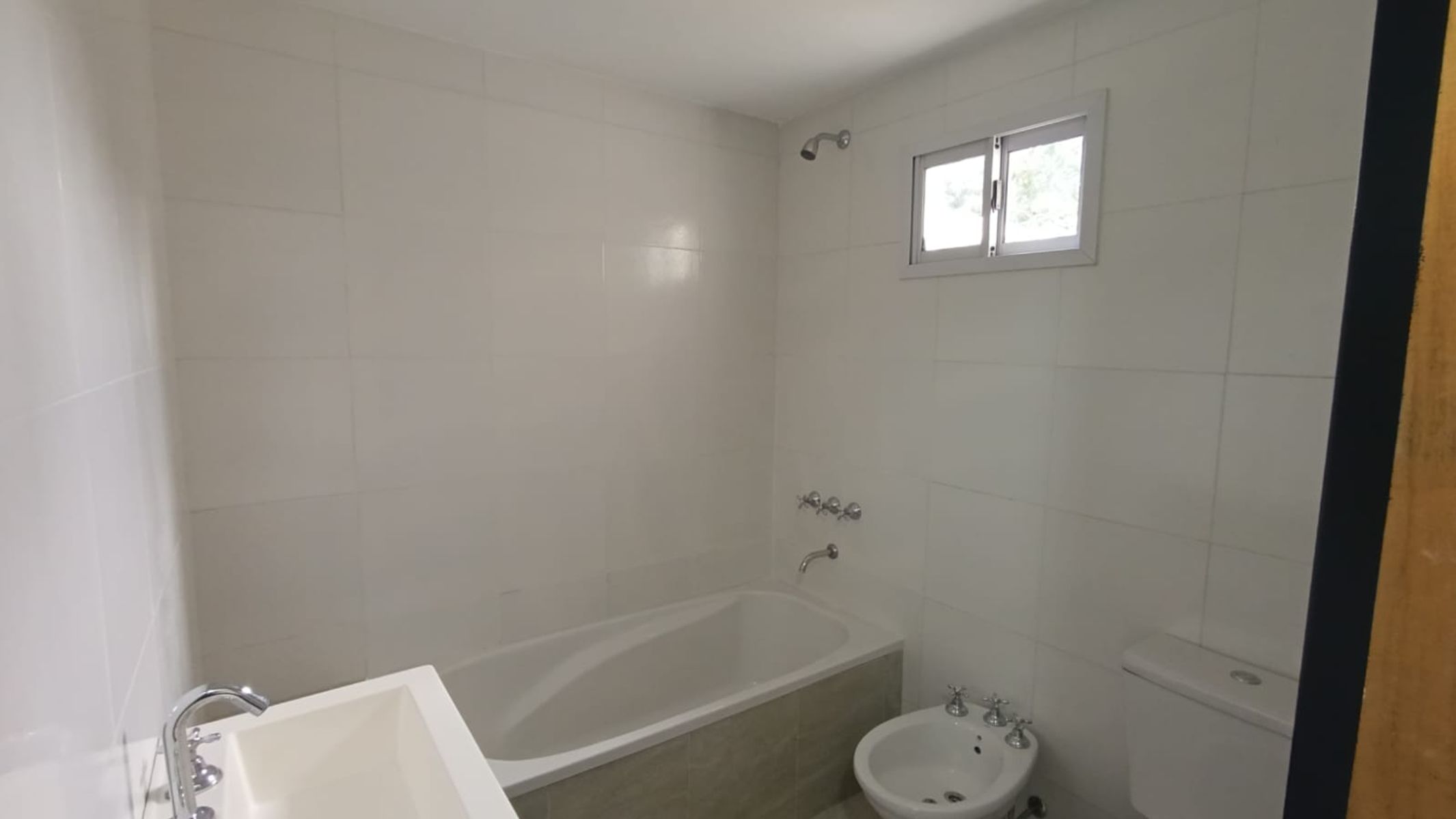 CARLOS CASARES 2543 CASTELAR · Morón — foto 5