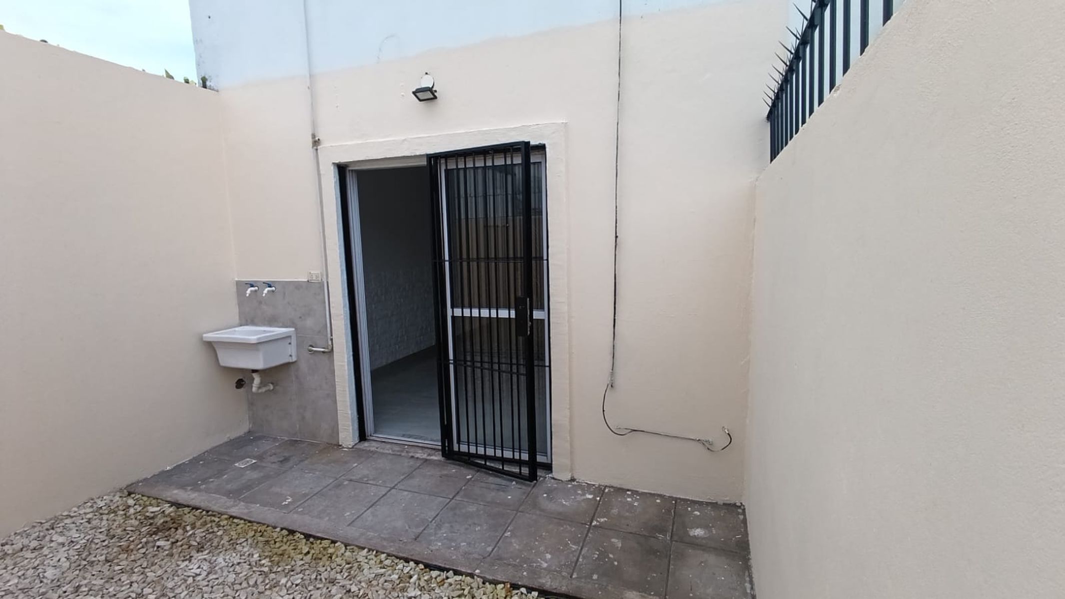 CARLOS CASARES 2543 CASTELAR · Morón — foto 6