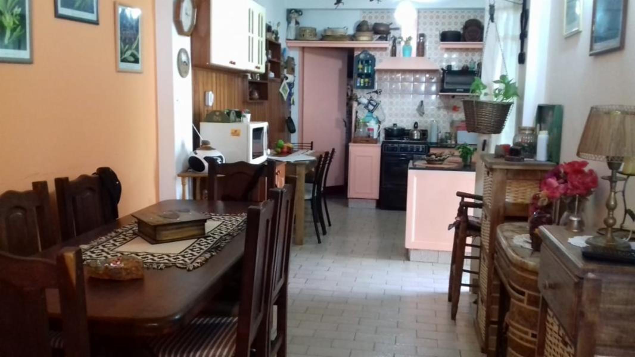 IMPECABLE CASA 3 AMB CON PATIO - VILLA BALLESTER