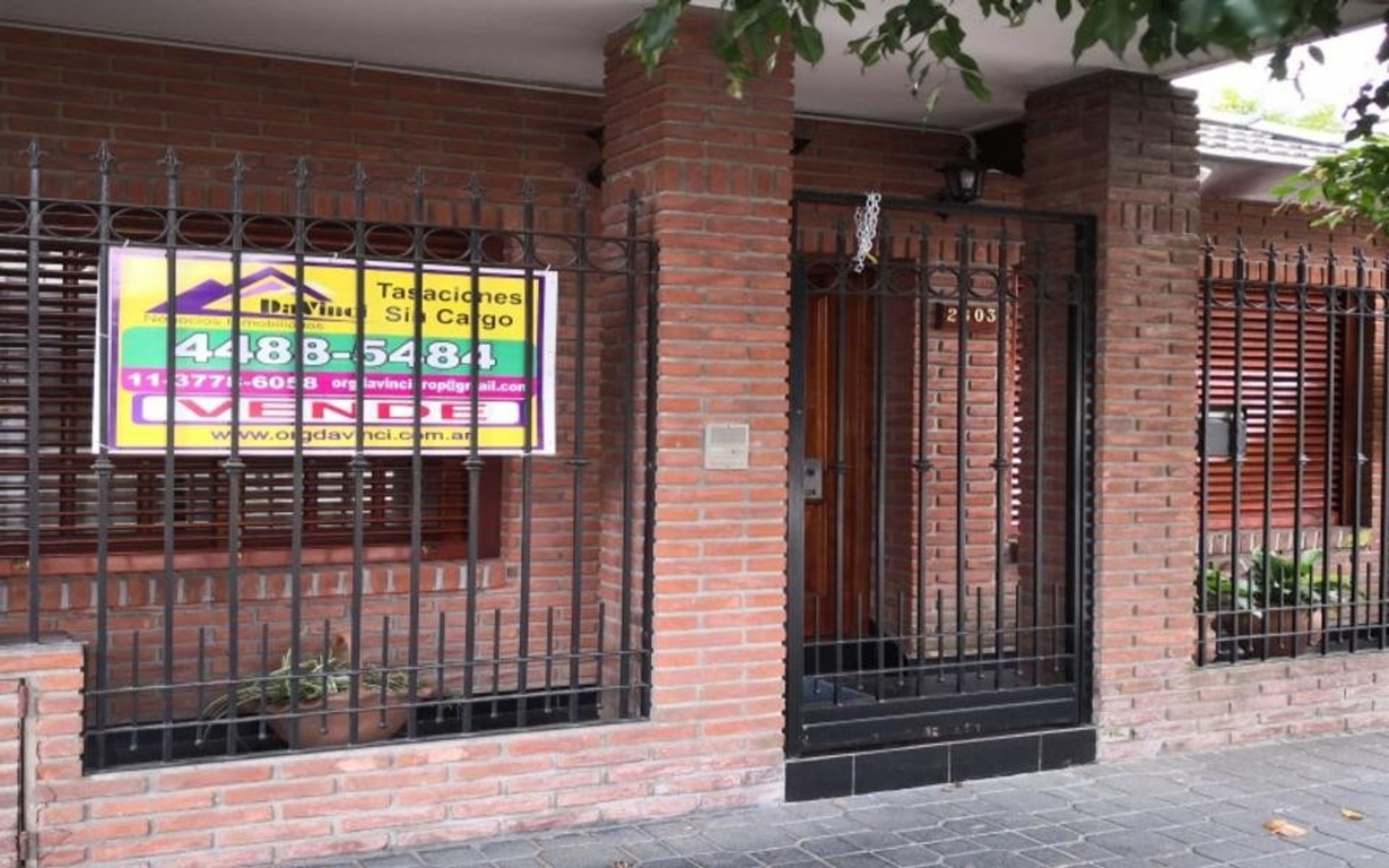 Casa tipo Chalet 2 plantas 3 Dormitorios 2 Baños Cochera y Dep de Servicio