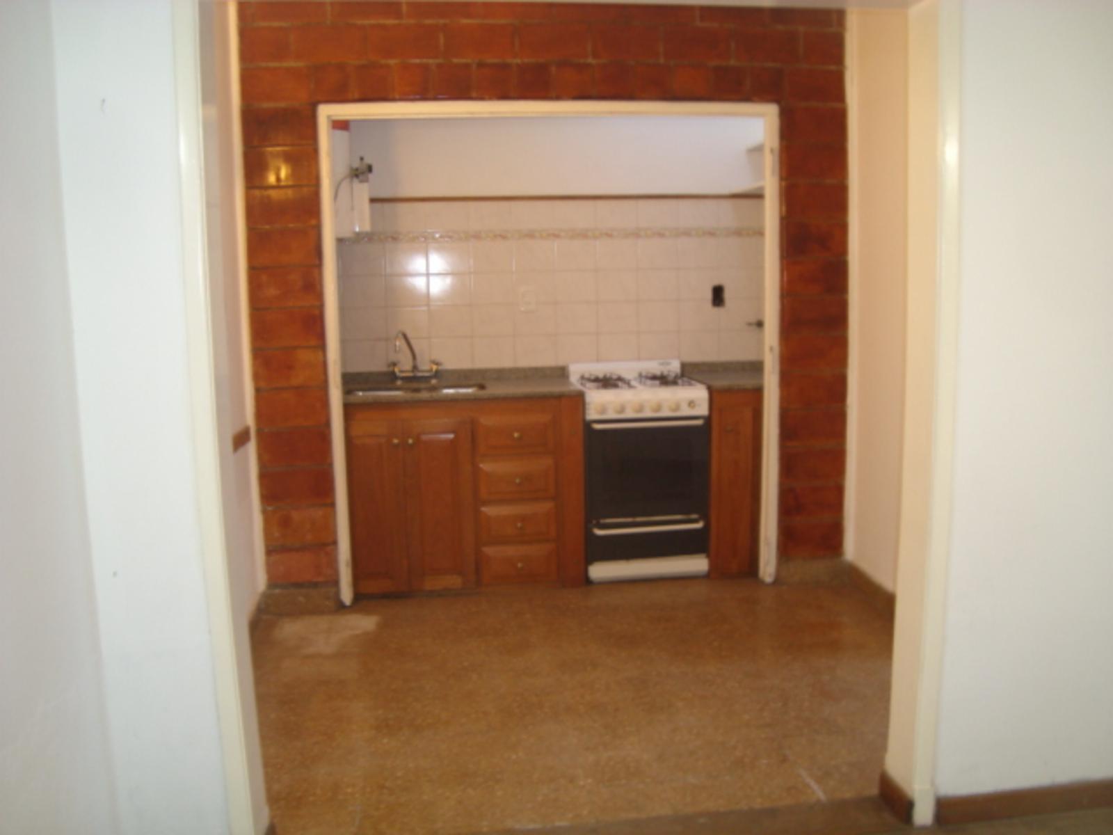 ALSINA 1000 · Almirante Brown — foto 4