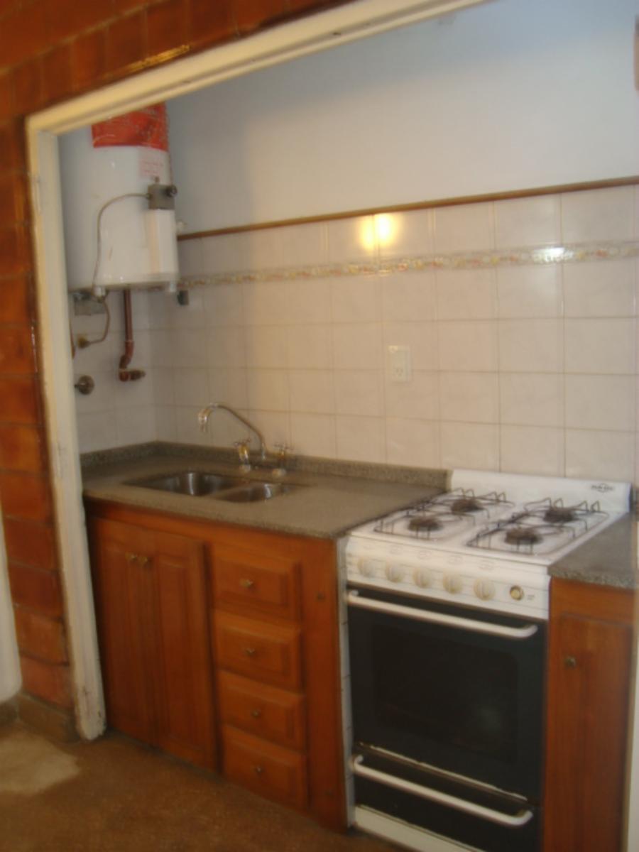 ALSINA 1000 · Almirante Brown — foto 5