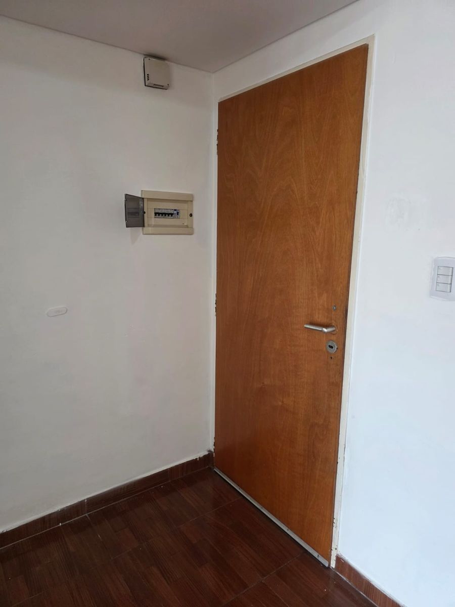 lisandro de la torre 165 · Liniers — foto 23