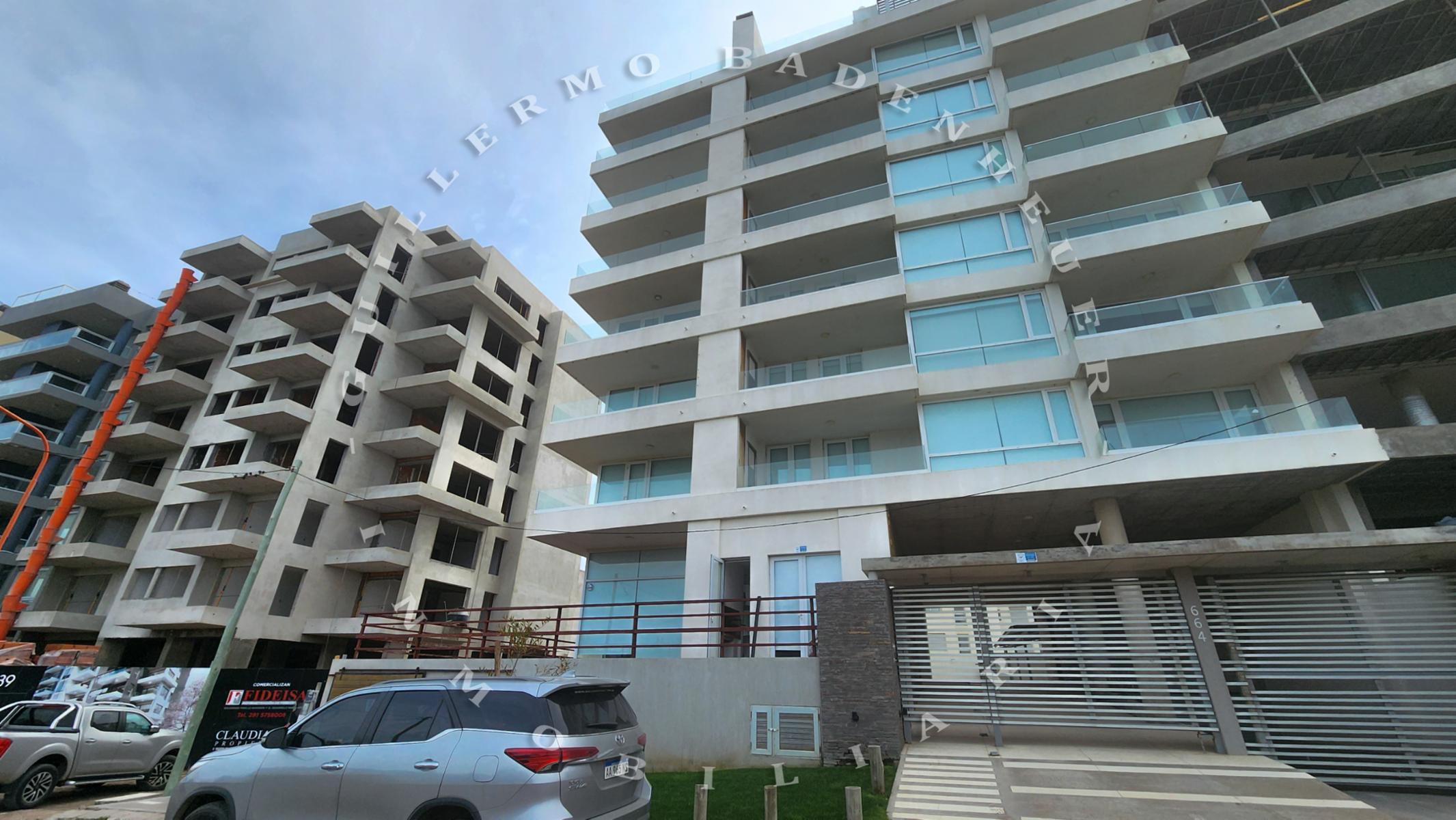 DEPARTAMENTO DE CATEGORIA FRENTE AL MAR - EDIFICIO PUNTA ESTE