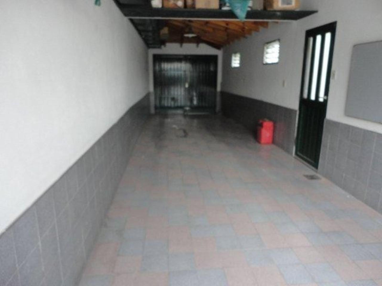 PIZZURNO 2257 · Esteban Echeverría — foto 4