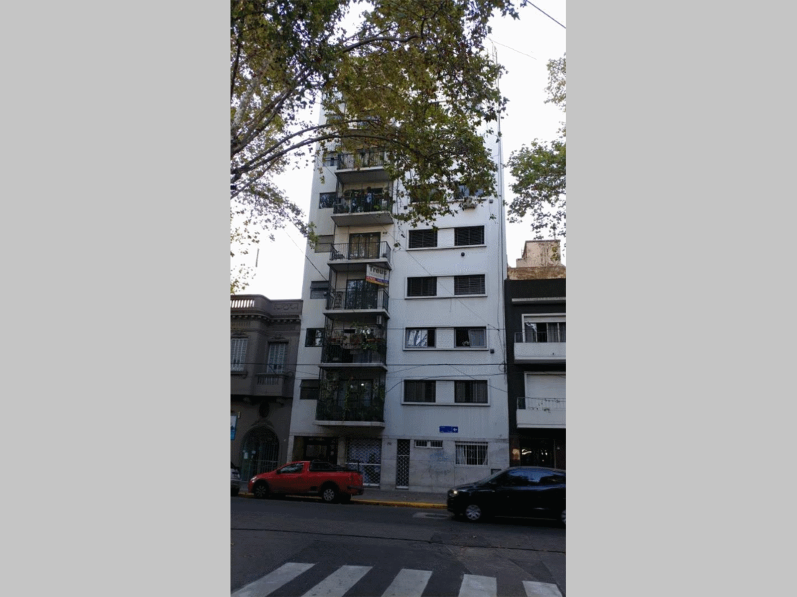 NUEVO PRECIO - Departamento en Venta en Flores 4 ambientes al frente 86 m2 + balcón - Yerbal 2700