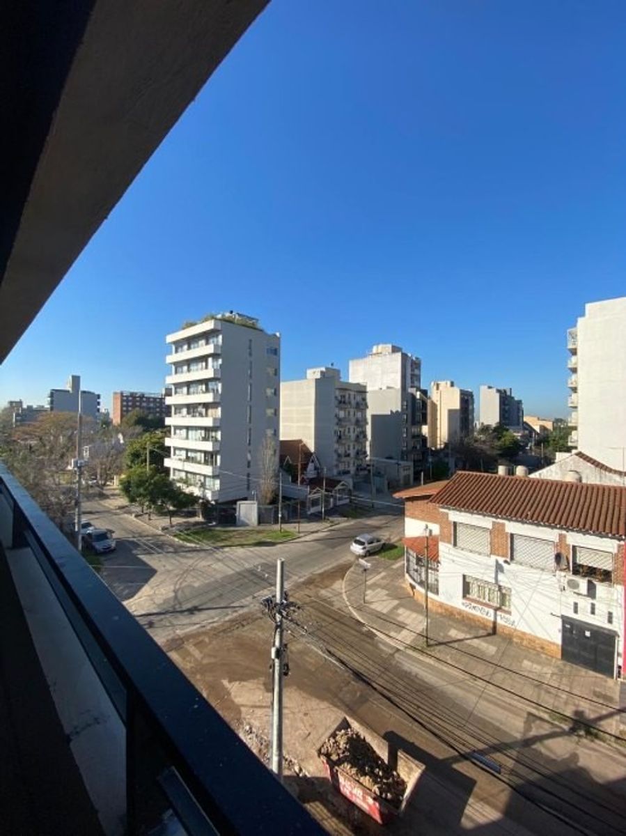 9 de julio 898 · Morón — foto 3