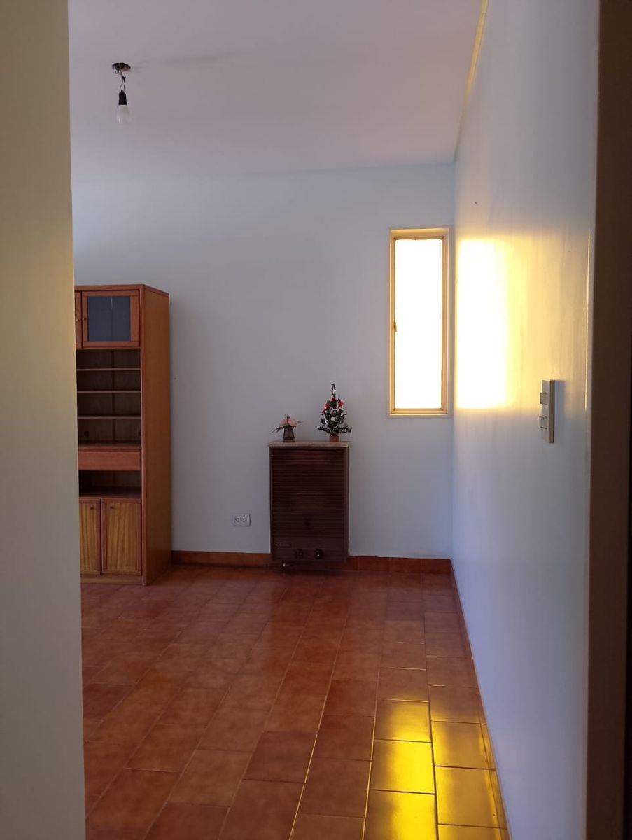 Santa fe 944 · Morón — foto 8