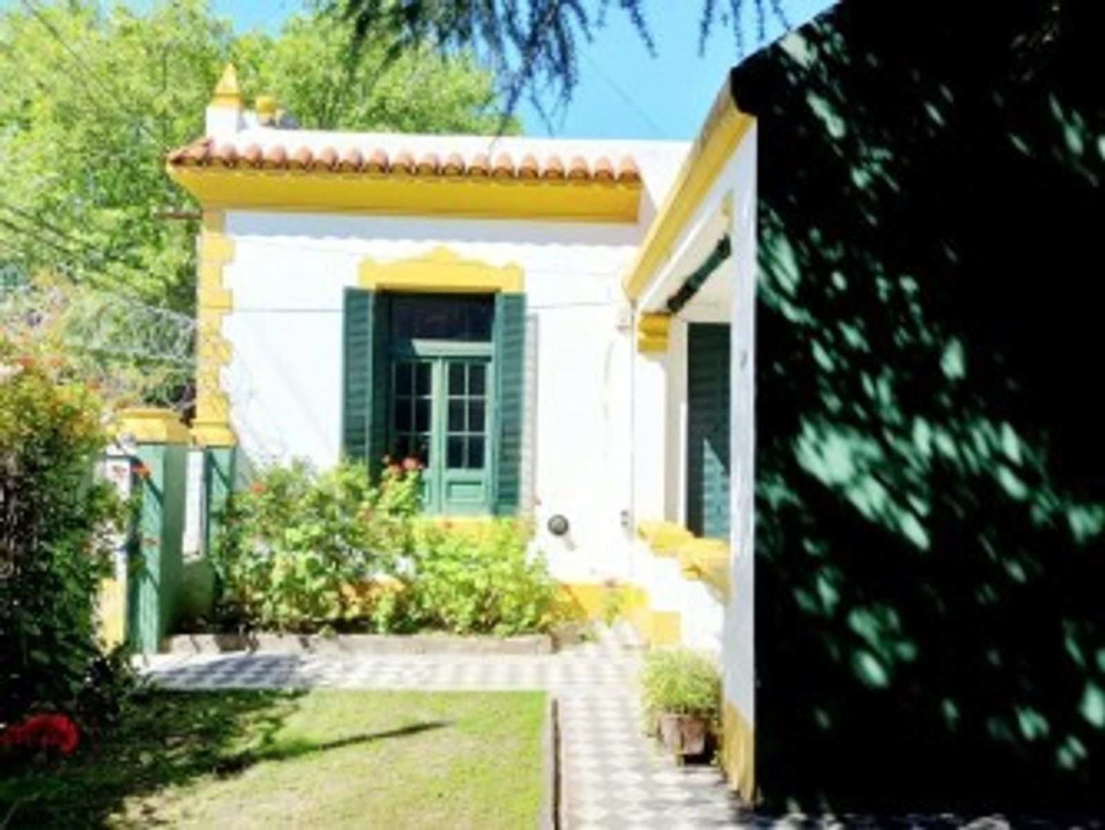GARAVANO 182 · Tres De Febrero — foto 3