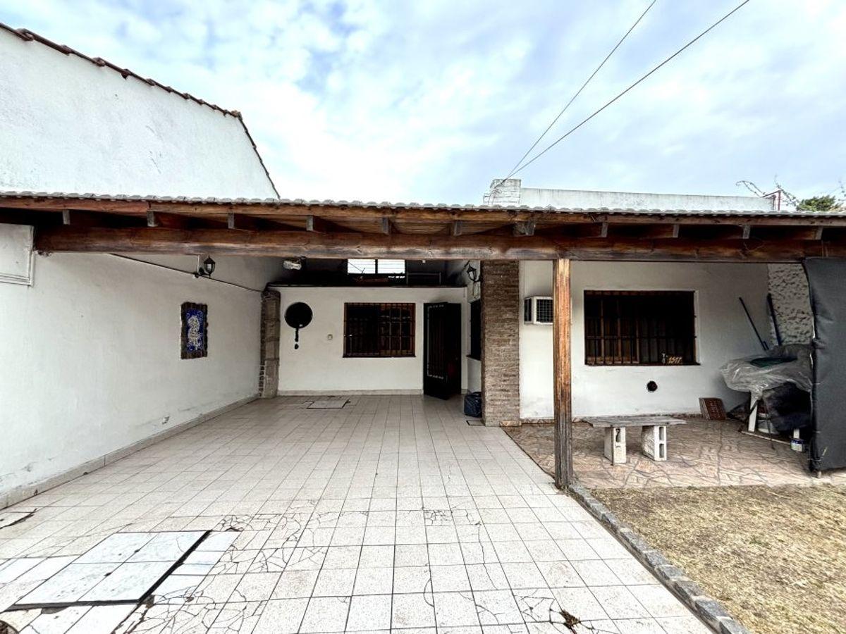 Apto Credito Casa en Venta 3 Ambientes en Excelente Ubicación a 2 Cuadras de Av Eva Perón, Gba Sur - Zonaprop