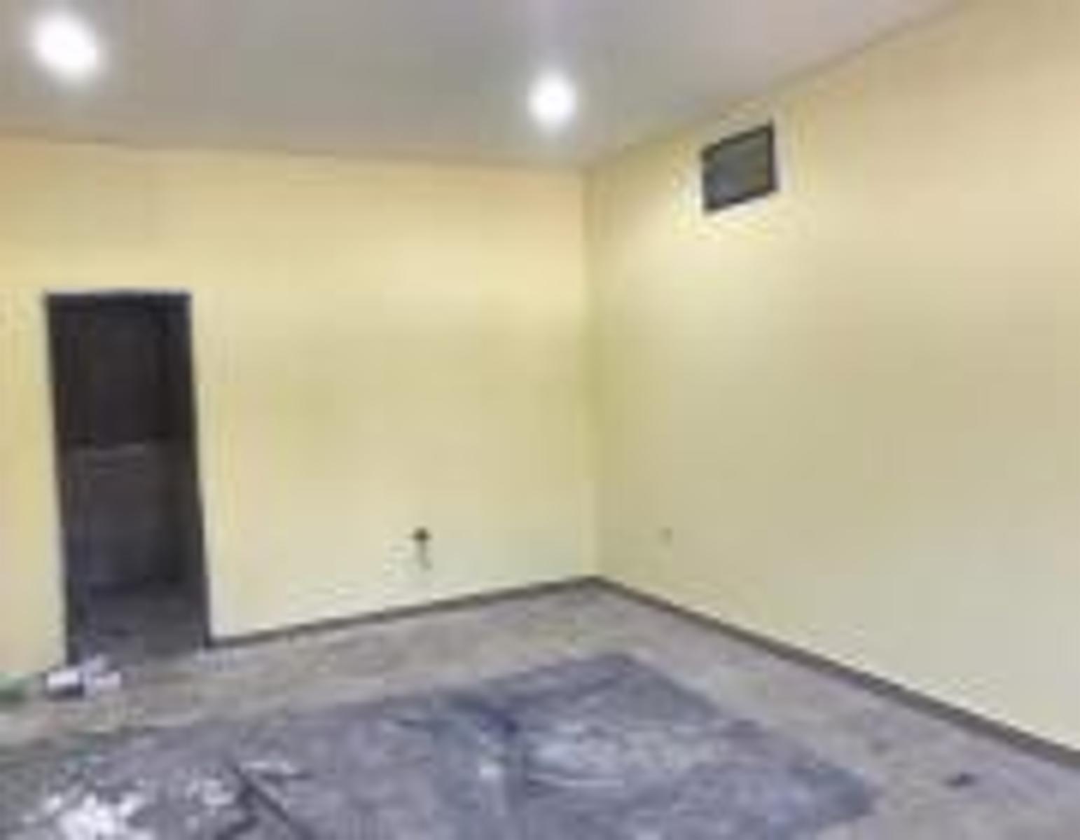 EXCELENTE LOCAL EN AVENIDA HIPOLITO YRIGOYEN