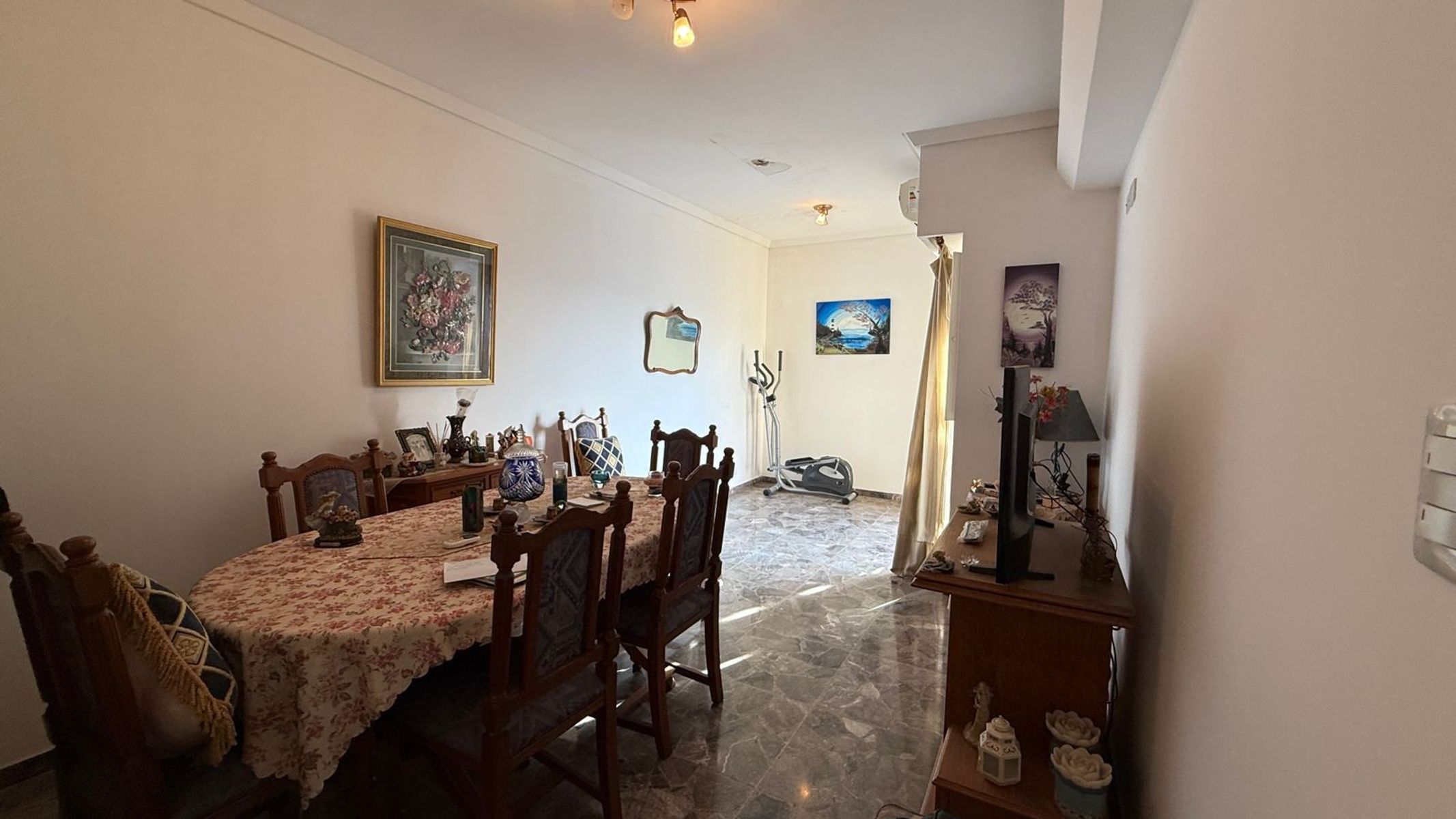 2 AMBIENTES  , COCINA INDEP, BAÑO COMPLETO, AMPLIO LIVING COMEDOR
