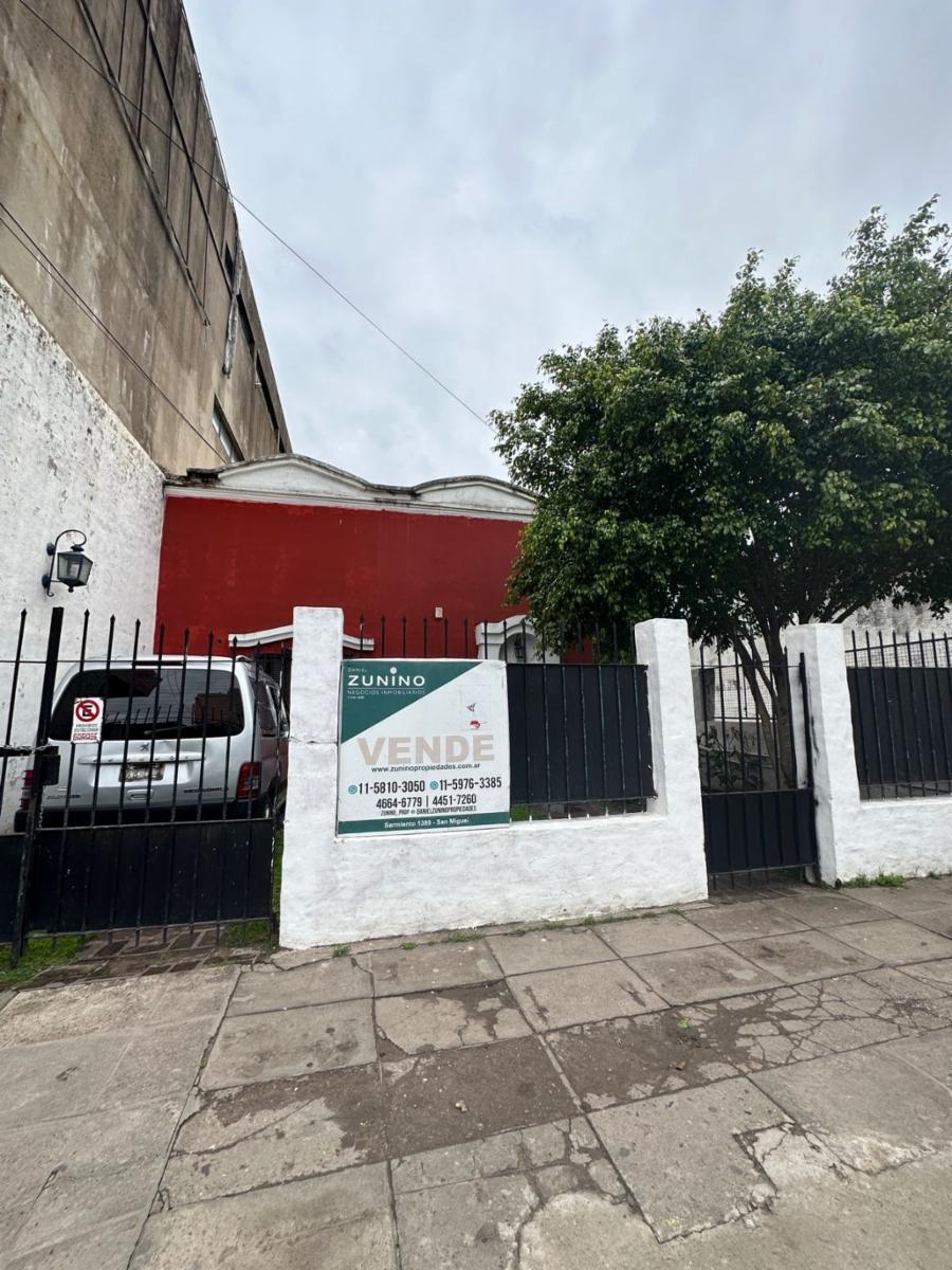 Casa de tres ambientes a la venta en San Miguel