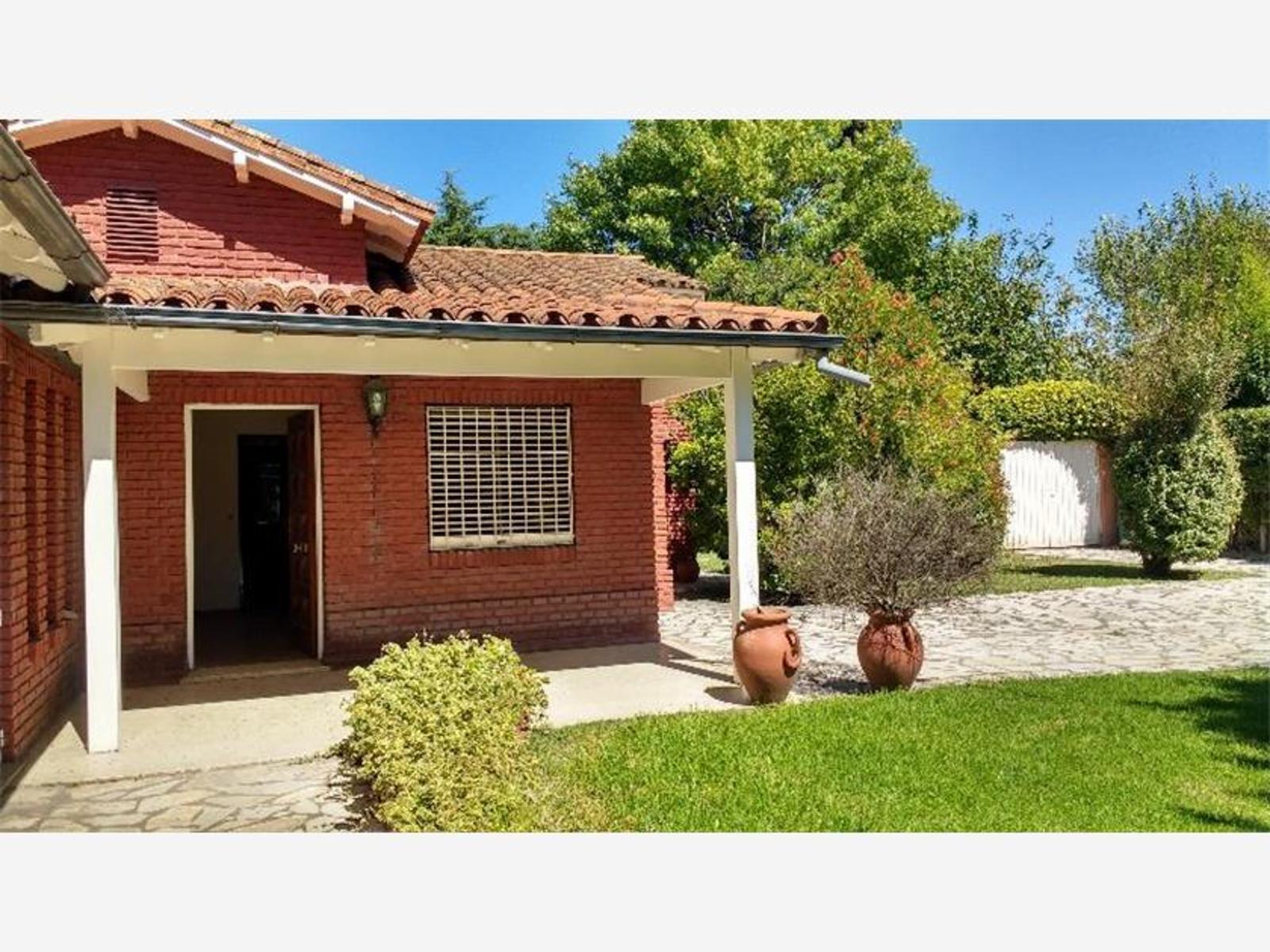 VENTA DE CASA EN BELLA VISTA , APTO CREDITO
