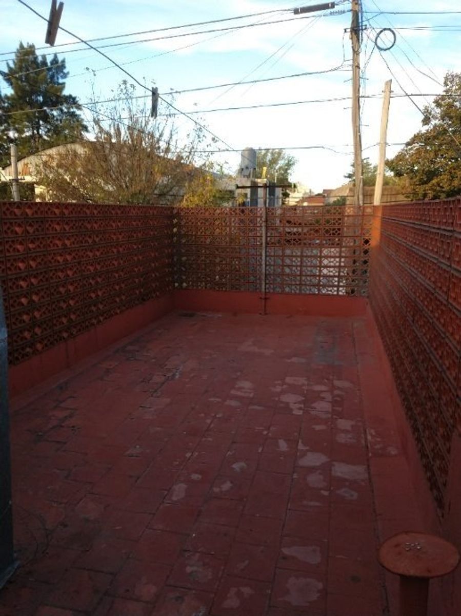 Santa Fe 1300 · Morón — foto 14