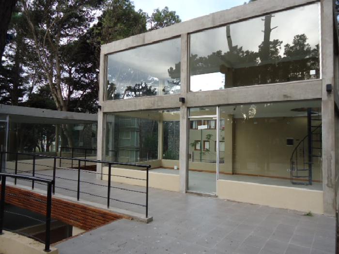 Venta en block de Locales Comercial en Mar de las Pampas, Villa Gesell, Buenos Aires
