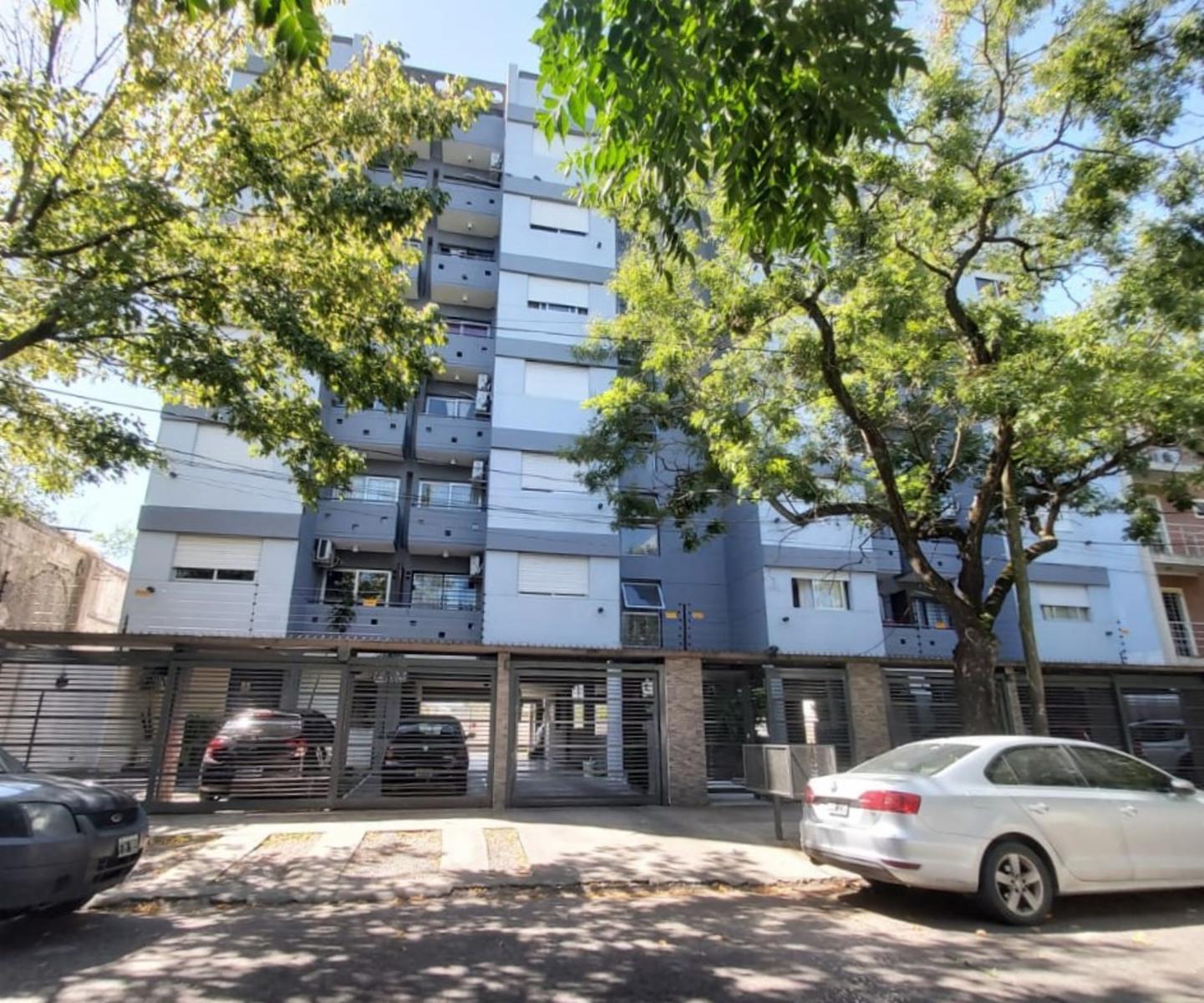 DEPARTAMENTO AL FRENTE CON O SIN COCHERA, CALLE B.MITRE . MORON SUR. 2 AMBIENTES. SUSANA QUINELLI 156 583 7048