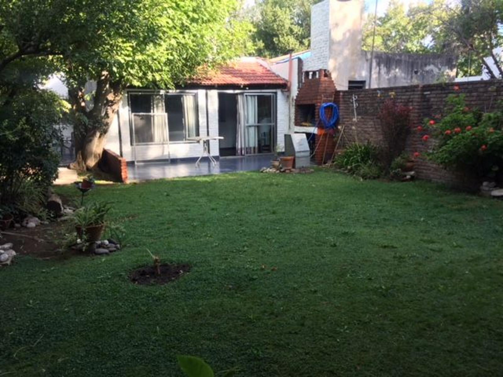 Berlin 1200 · Almirante Brown — foto 17