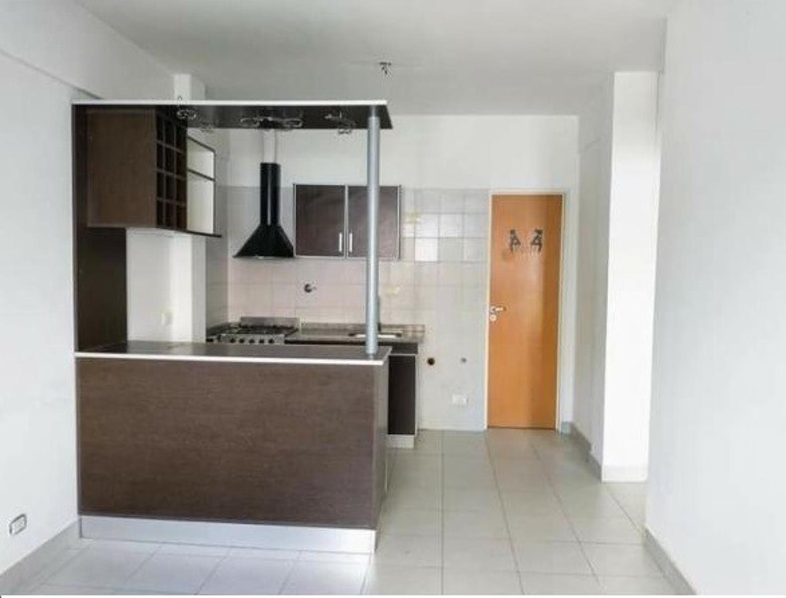 PTE. ALVEAR 100 · Morón — foto 3