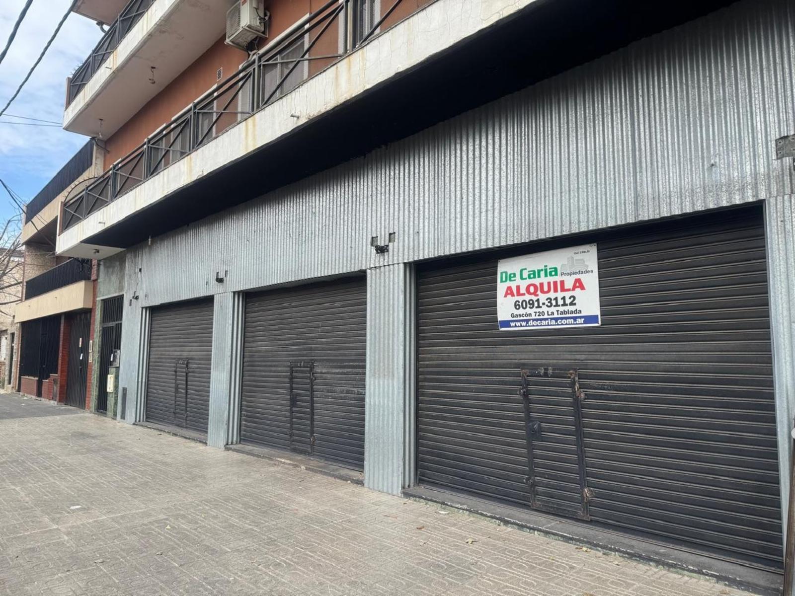 Excelentes locales a metros de San Pantaleón