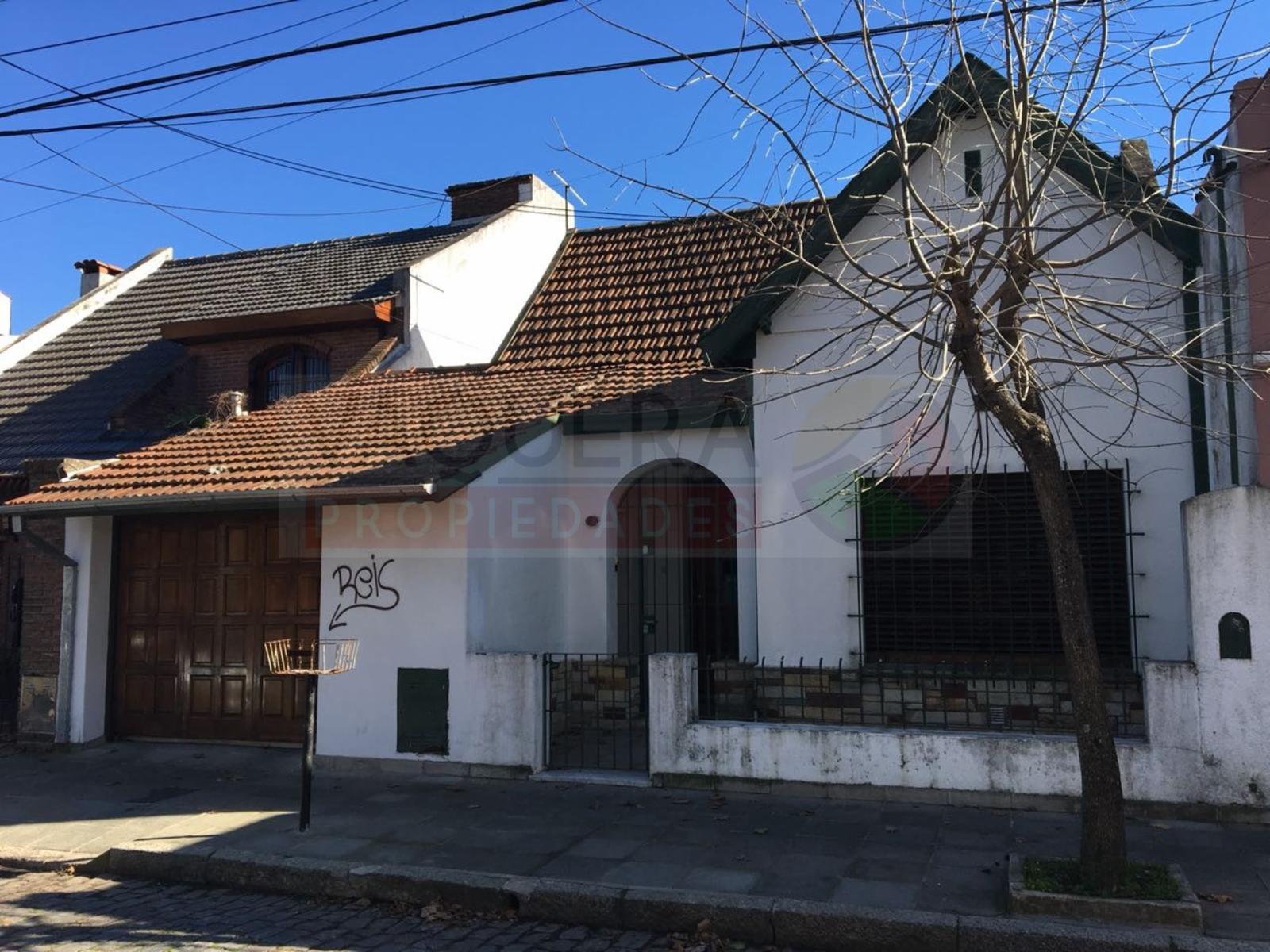 Impecable chalet de epoca en San Fernando.