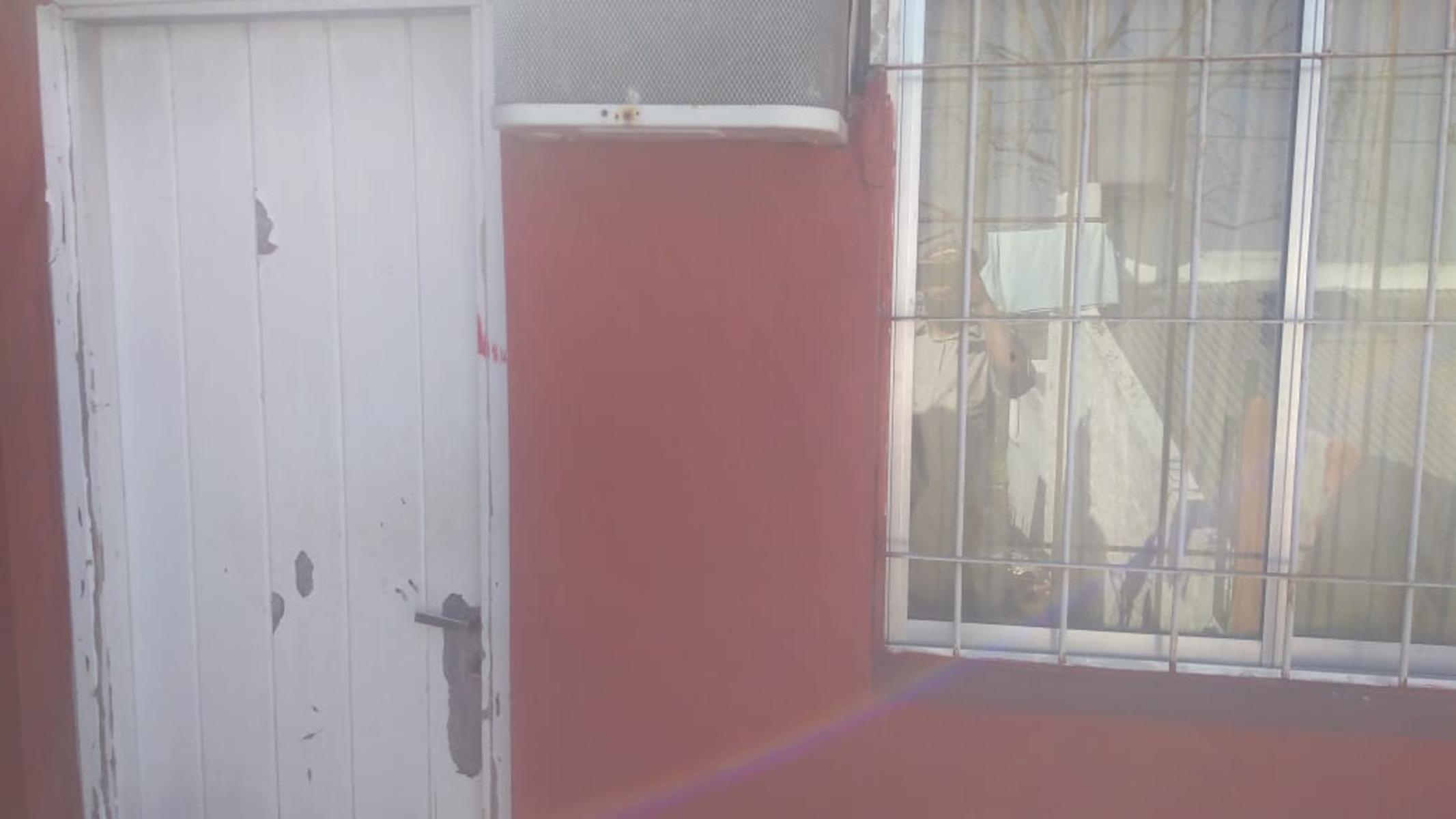 Excelente propiedad de cinco  dormitorios con entrada de auto y local comercial