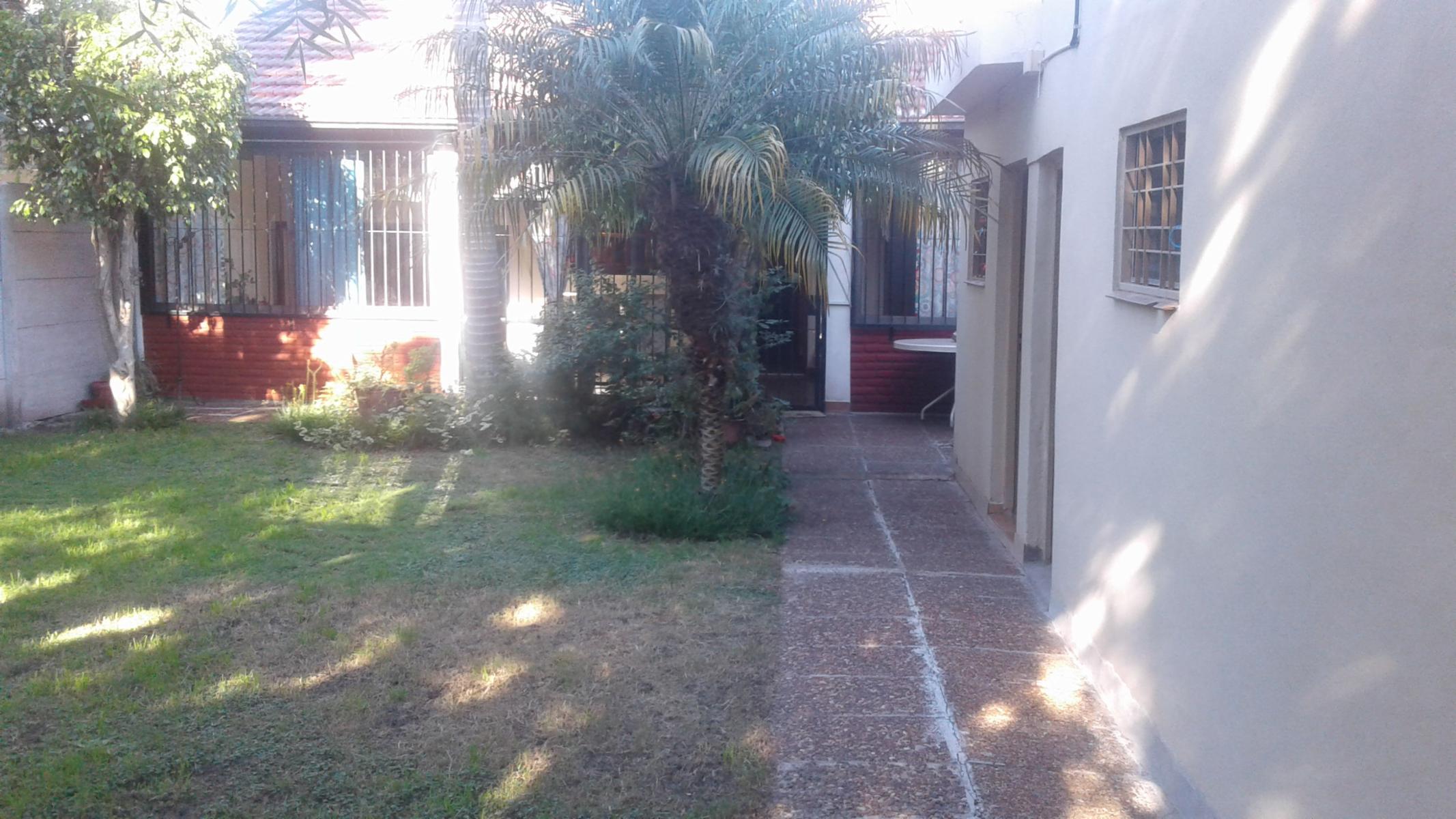 EXCELENTE CHALET 5 AMBIENTES ISIDRO CASANOVA