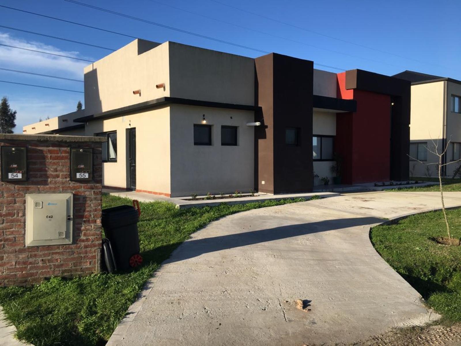 CASA en venta - A ESTRENAR - 1 PLANTA - BARRIO CERRADO SANTA ISABEL
