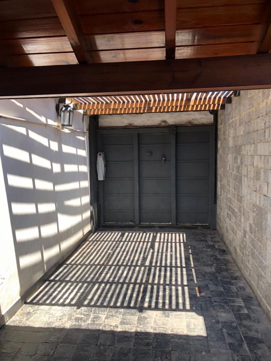 LUIS PASTEUR 2200 · Morón — foto 3