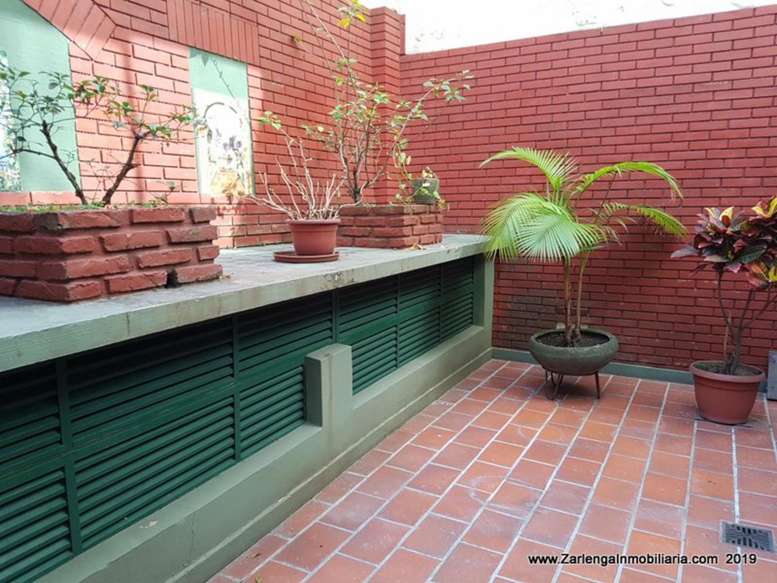 Carranza 2300, 2 amb en VENTA - Planta baja con patio.