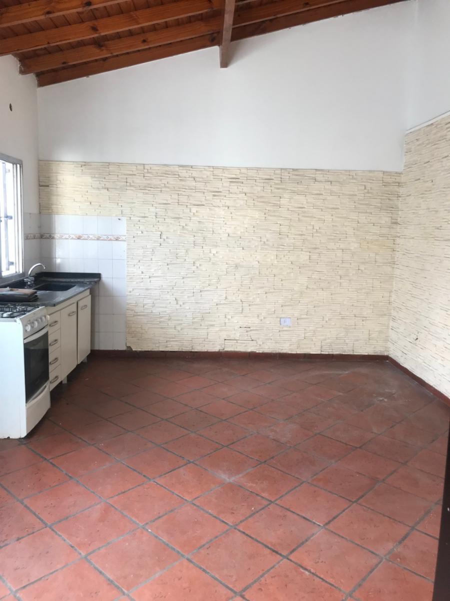 ALQUILER - PH 3 AMBIENTES CON PATIO - VILLA  MADERO - SIN EXPENSAS