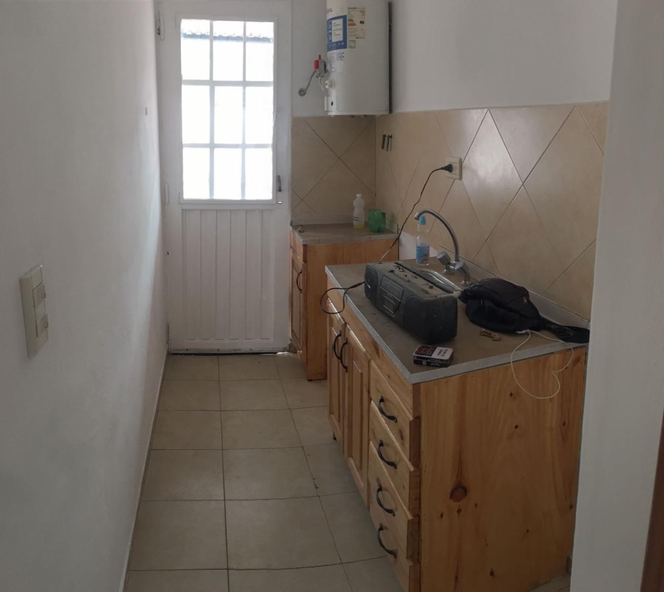 MIGUEL CANE 2239 · La Matanza — foto 11