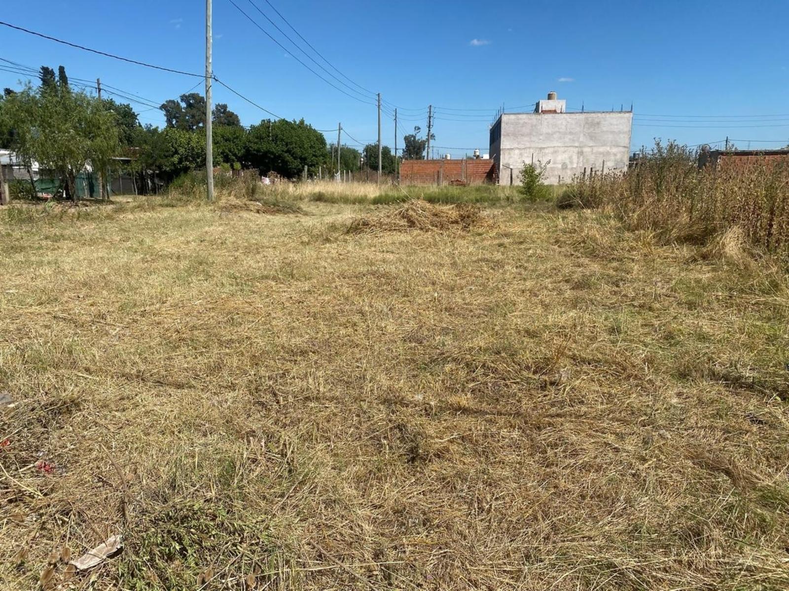 Terreno de 342m2. En Ferrari, Merlo