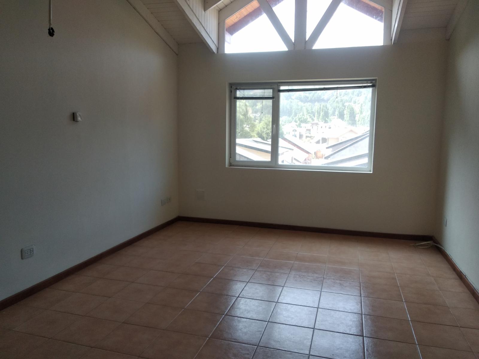 Se Vende Cómodo Departamento de Dos Dormitorios en Villa P. La Cascada