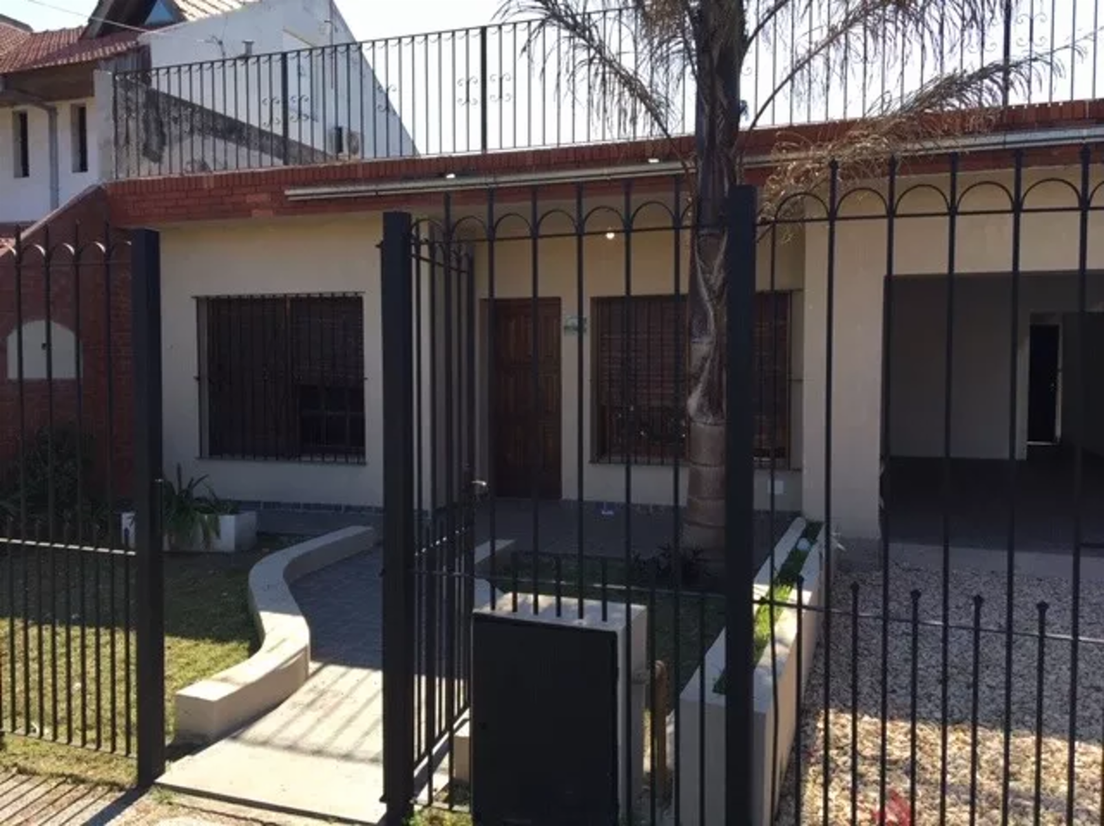 CASA LOTE PROPIO DE 10 X 50 - 3 AMB. ITUZAINGO