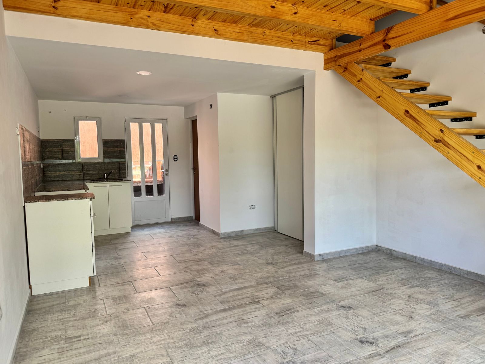 La Rioja Oeste 552 · Monte Hermoso — foto 4