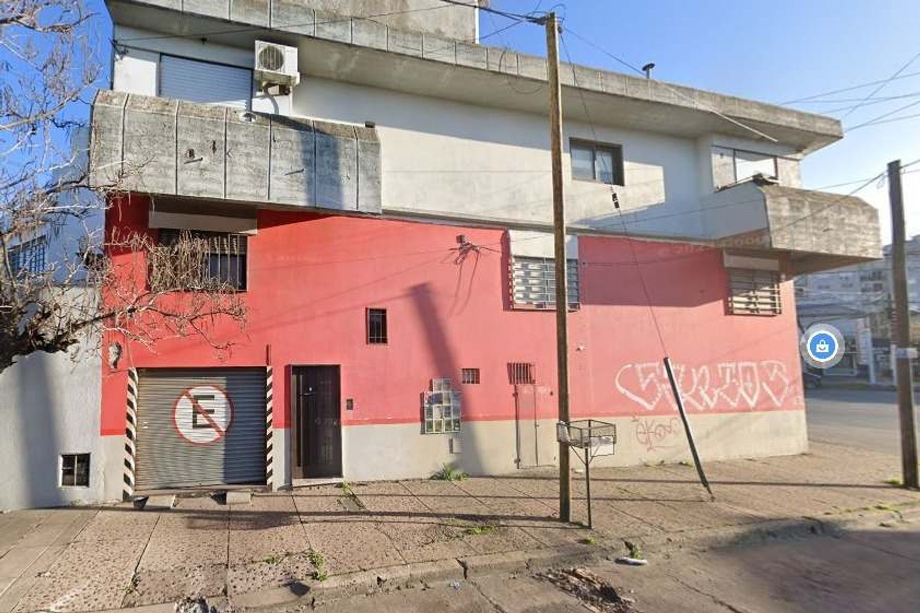 OFICINA EN PRIMER PISO EN VENTA - MORON SUR